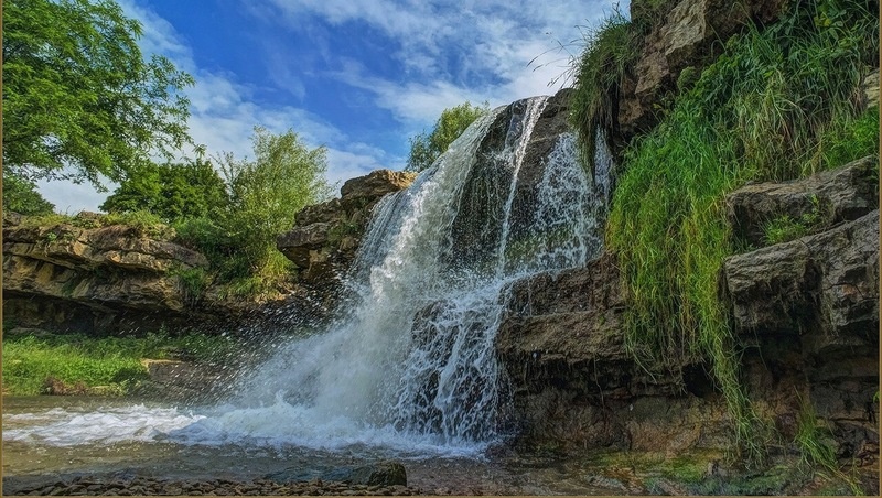     Лермонтовский водопад Фото: Сайт города-курорта Кисловодска
