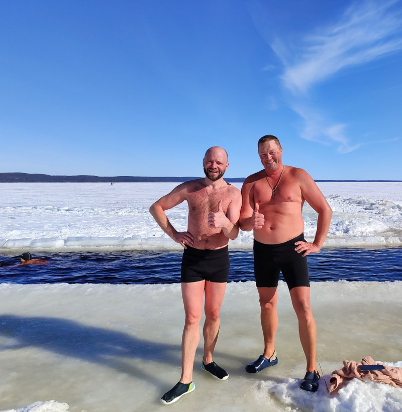    Моржи Петрозаводска принимают солнечные ванныКлуб спортивного зимнего плавания "Виктория" г. Петрозаводск / VK