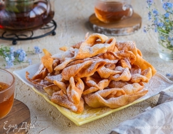 Хворост, который тает во рту: готовим «бабушкин» десерт по классическому рецепту