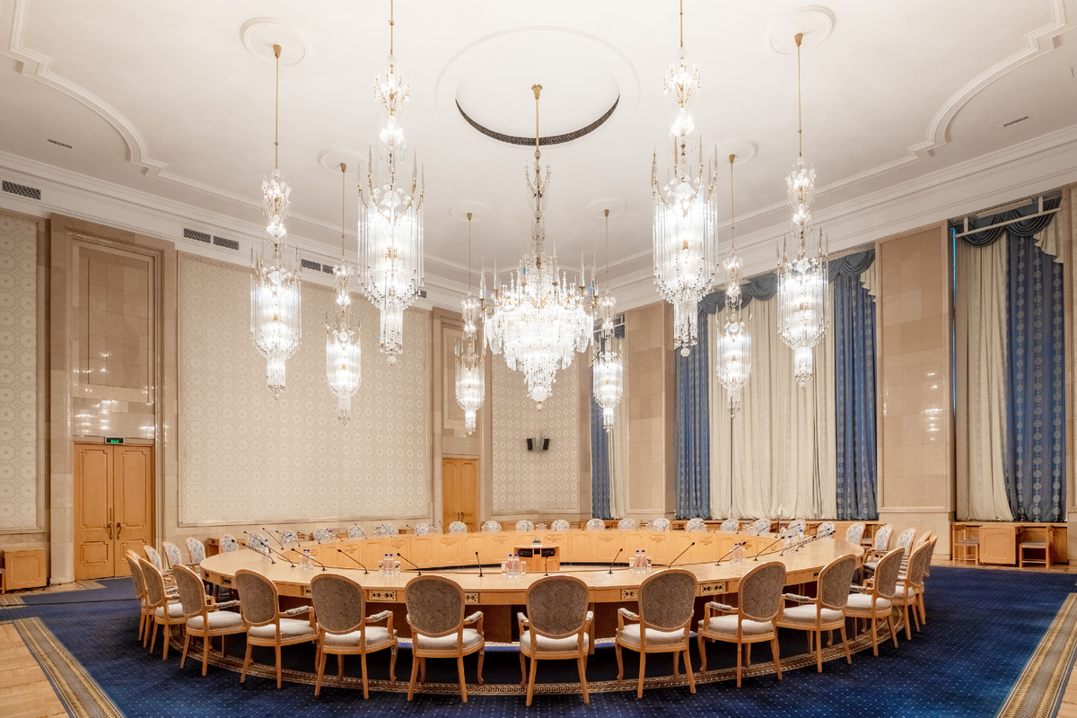 Круглый зал