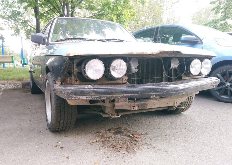 Так нас встретила машина во дворах Москвы