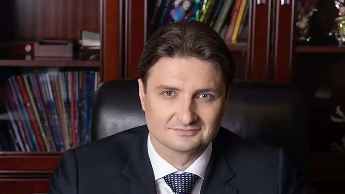    Эдгард Запашный.