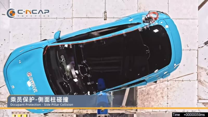 Фотографии с краш-тестов электрического седана Xiaomi SU7.