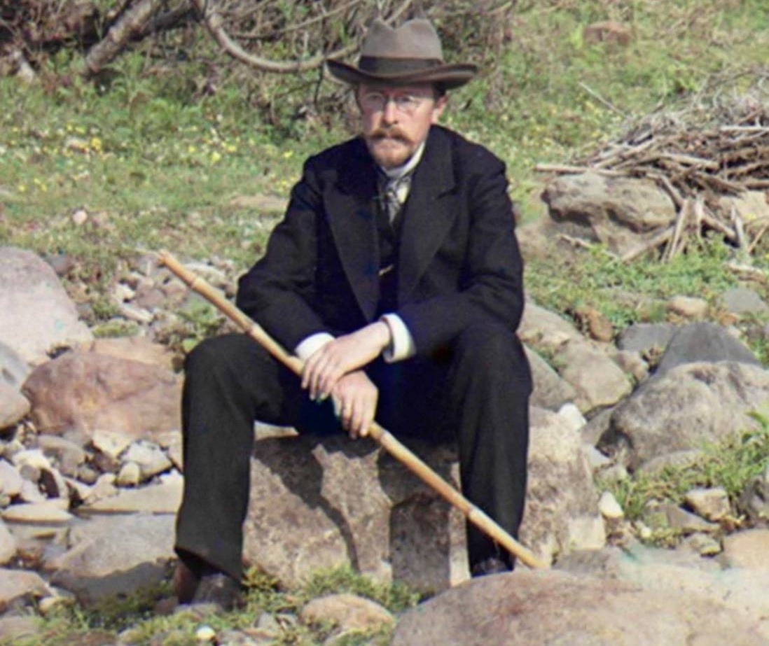 Автопортрет у реки Королисцхали 1912