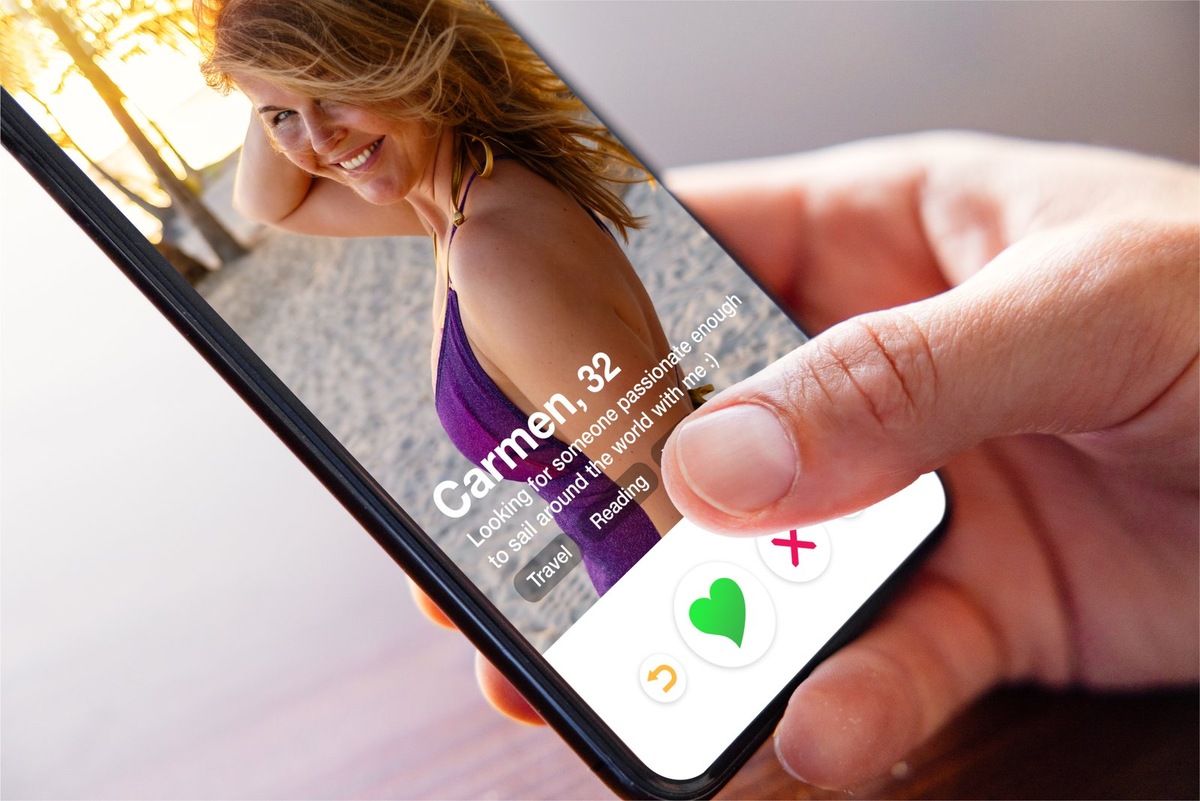    На первом этапе онлайн-знакомства главную роль играет внешность, причем как у мужчин, так и у женщин