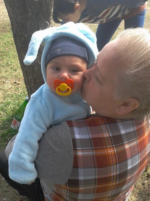 Почти сонный Багратик с бабушкой