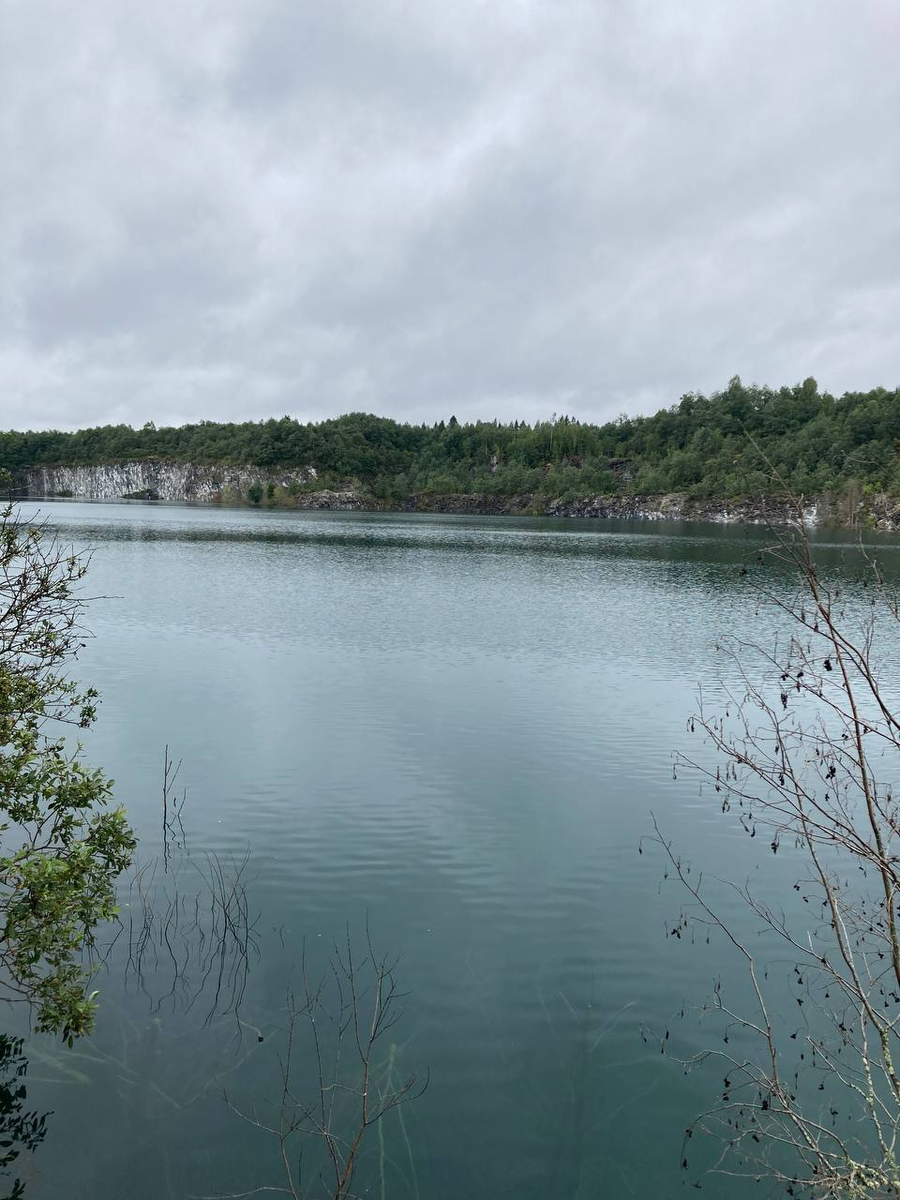 В брошенном каньоне образовалось потрясающе красивое лазурное озеро