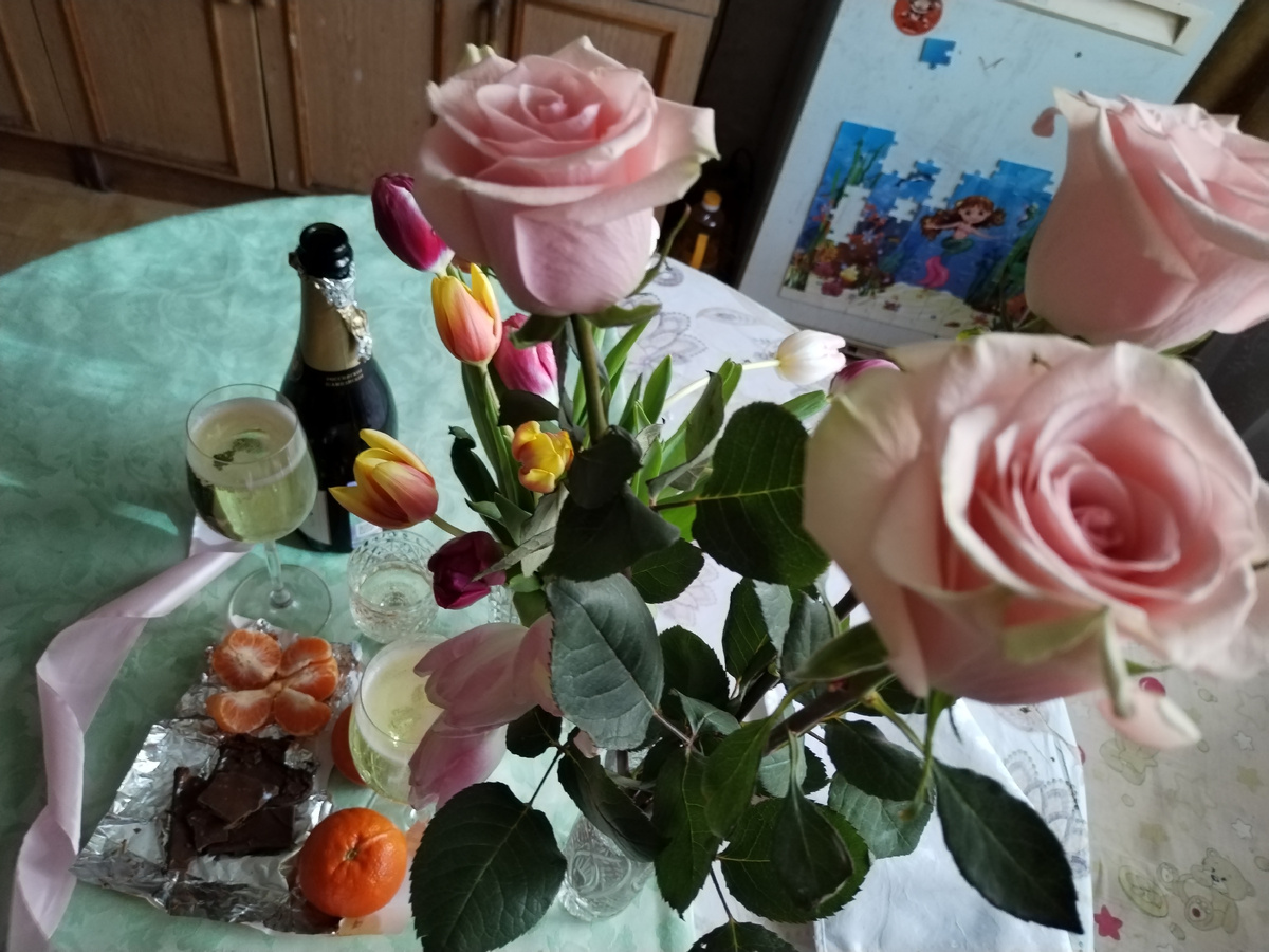 ПОСИДЕТЬ БЫ ЗА ЧАШЕЧКОЙ ЧАЯ...  из личных фото автора Лидии Шатиловой