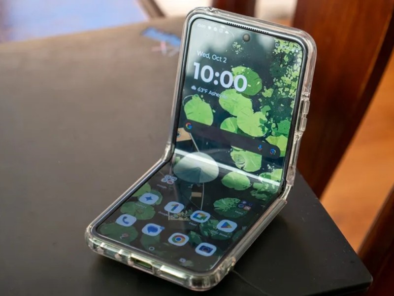    Характеристики и дизайн Motorola RAZR Plus 2025 раскрыты TENAA