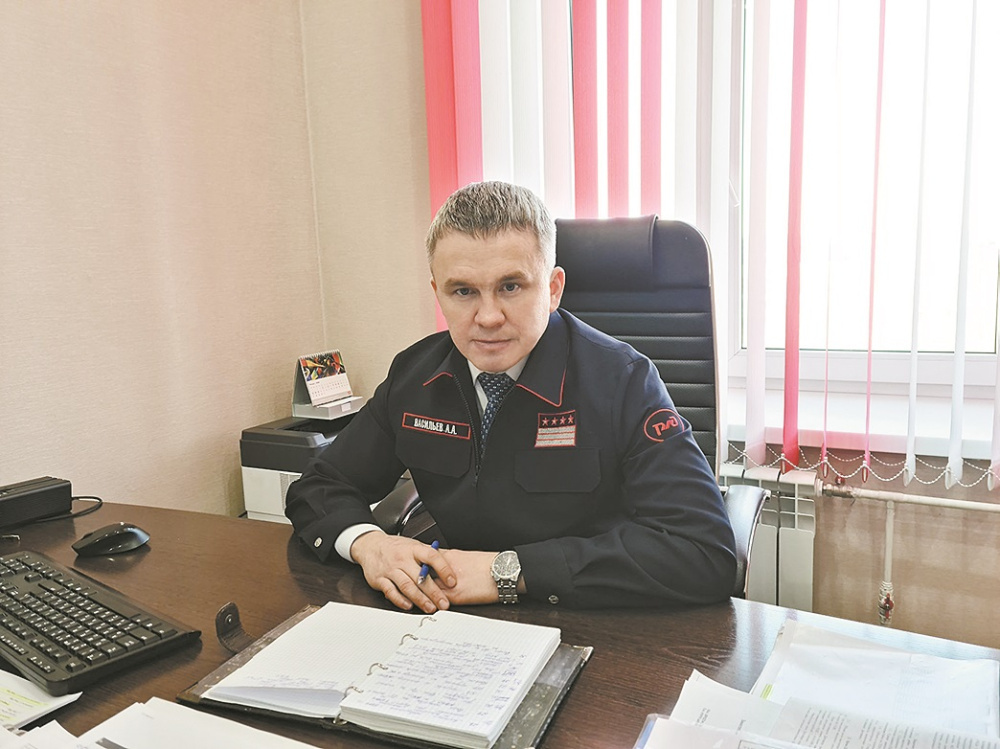 фото: Тимур Балашов/ИД «Гудок». Антон Васильев настроен капитально отреставрировать электричку с 30-летней историей