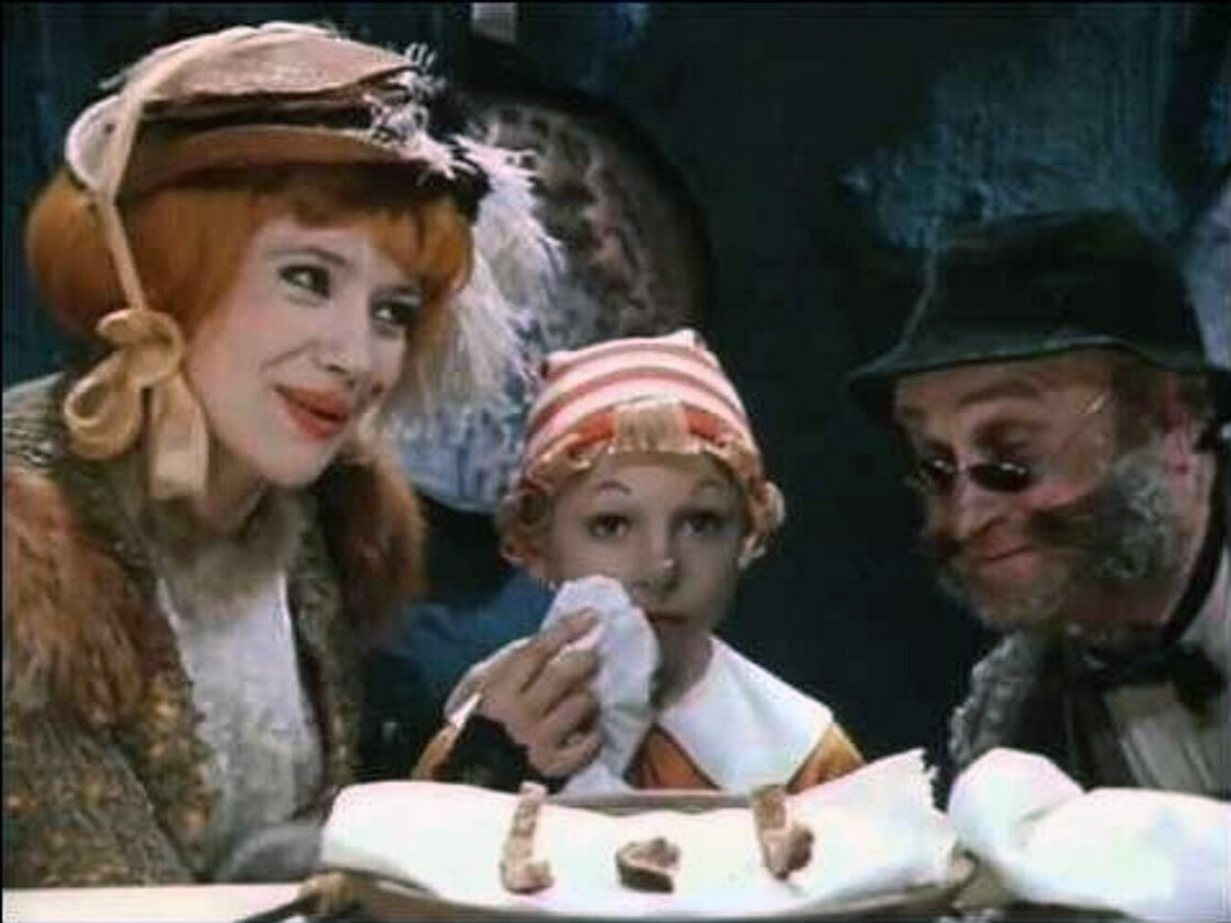 Кадр из кинофильма "Приключение Буратино"