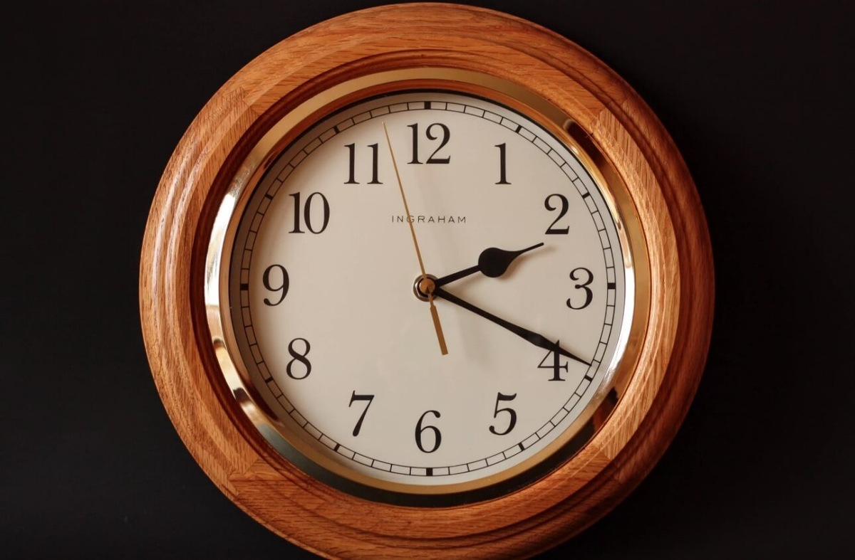    Принцип работы часов был изобретен в древние времена, сохраняется до сих пор. Источник изображения: pxhere.com