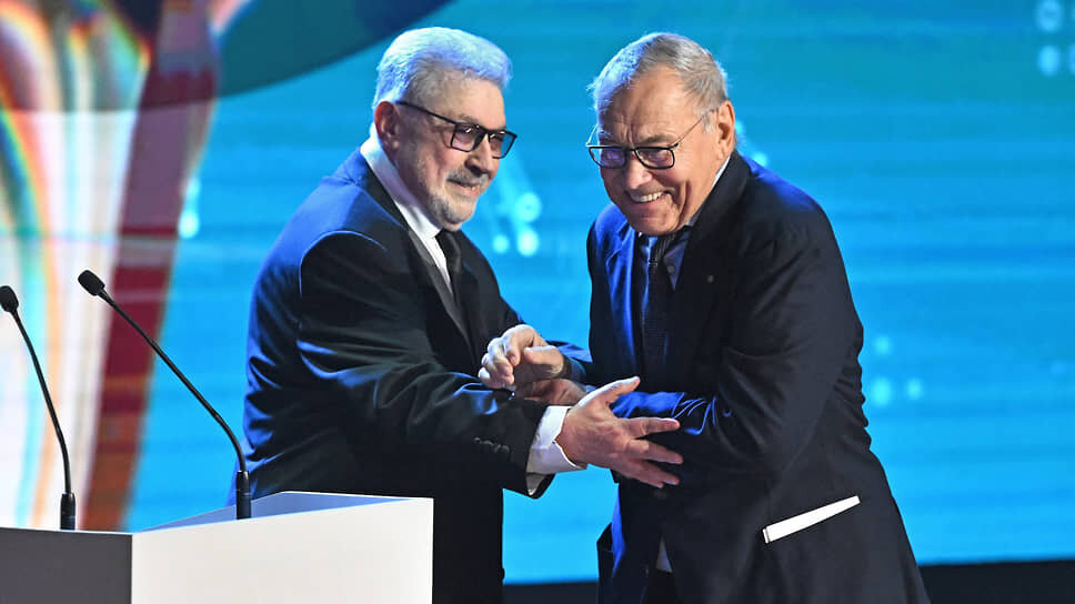 Режиссеры Юлий Гусман (слева) и Андрей Кончаловский.📷Фото: Александр Миридонов / Коммерсантъ