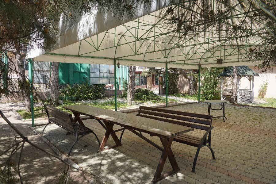 Тот самый "фестивальный" навес. Фото из интернета.