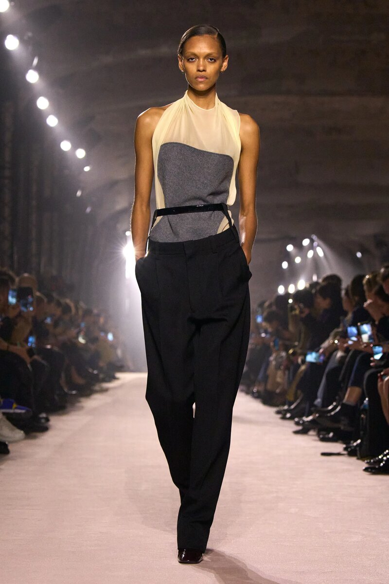Victoria Beckham Fall 2025 Ready-To-Wear