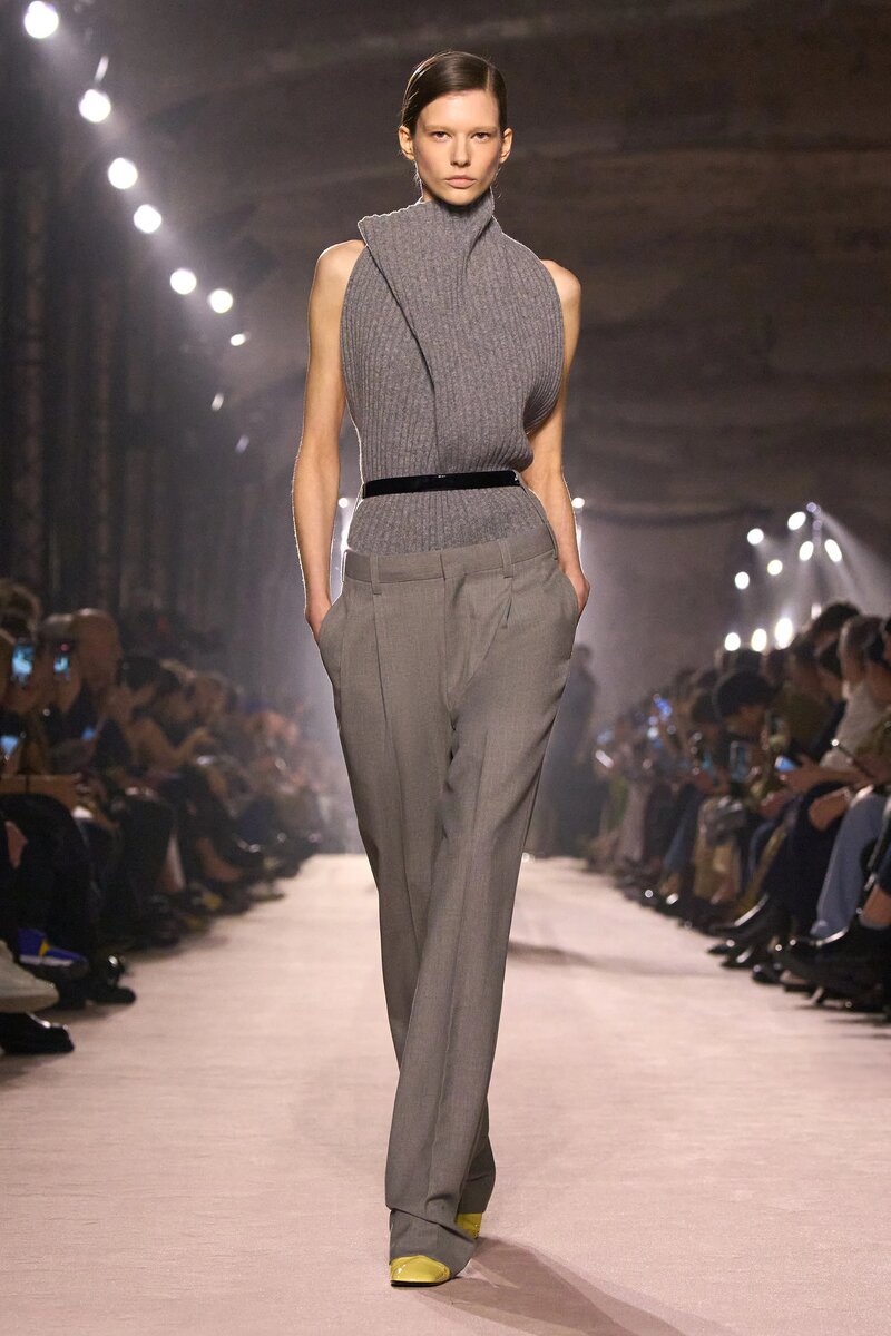 Victoria Beckham Fall 2025 Ready-To-Wear