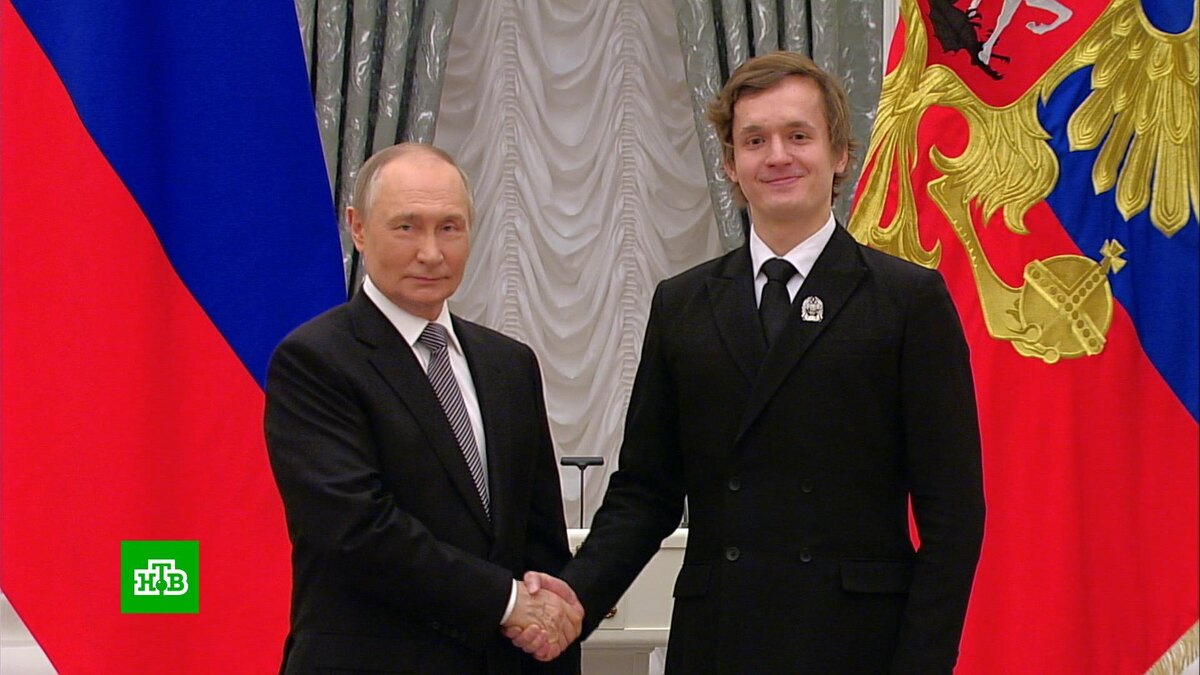    Путин вручил премии молодым деятелям культуры