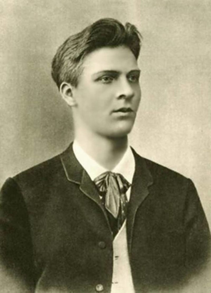 Шаляпин Федор Иванович в молодости