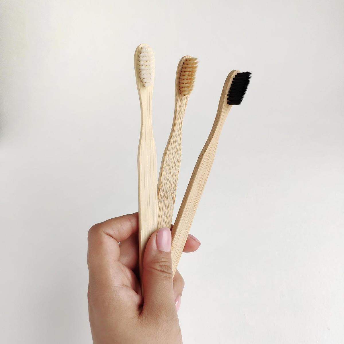 Источник изображения: https://lmbd.ru/n_ecoshop/126-bambykovaya-zybnaya-schetka/ 