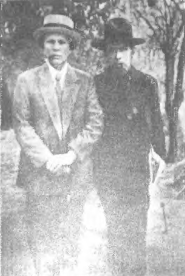 А. Н. Толстой и И. Эренбург. Москва. Тверской бульвар. 1918 г.