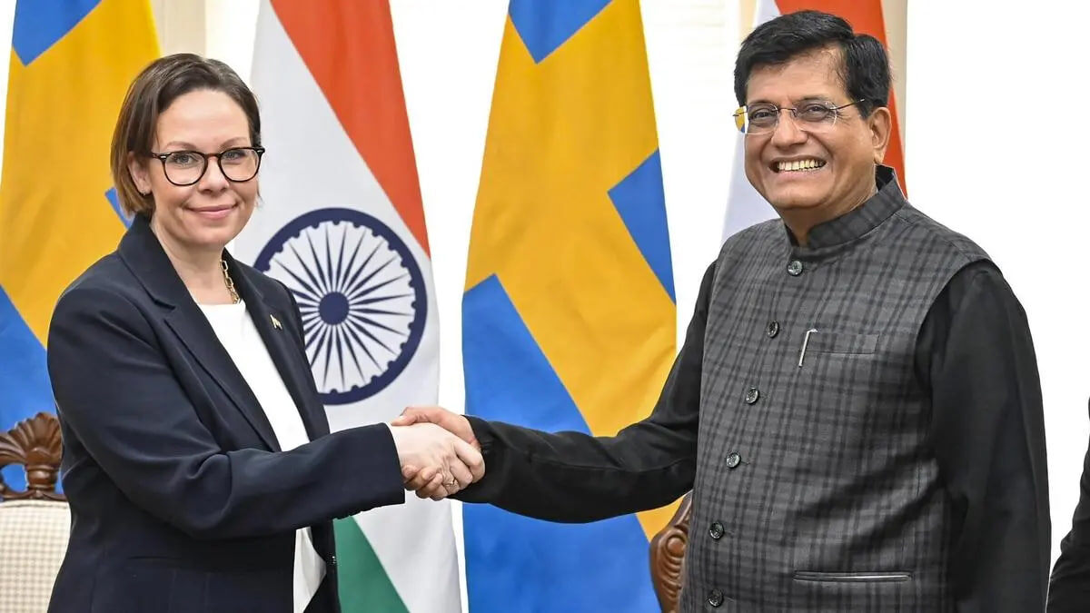 Министр Пиюш Гоял с министром иностранных дел Швеции Марией М. Стенергард во время встречи в Нью-Дели