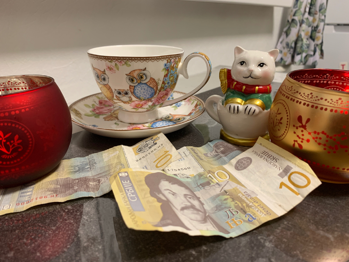 Дзен - источник дохода или хобби? Личное фото автора