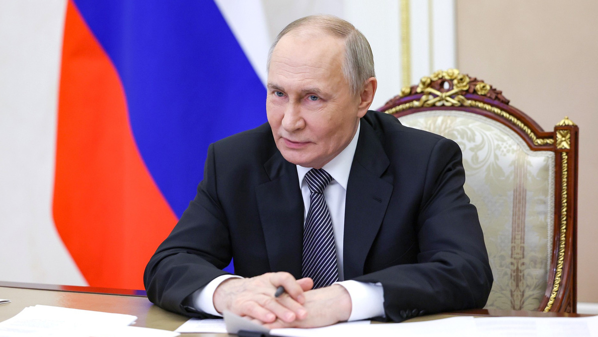 Владимир Путин ждет доклад по оценке в школе до 1 июля 2025 года