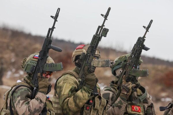 Российские военные в зоне СВО. Обложка © ТАСС / NEWS.ru / Алексей Белкин