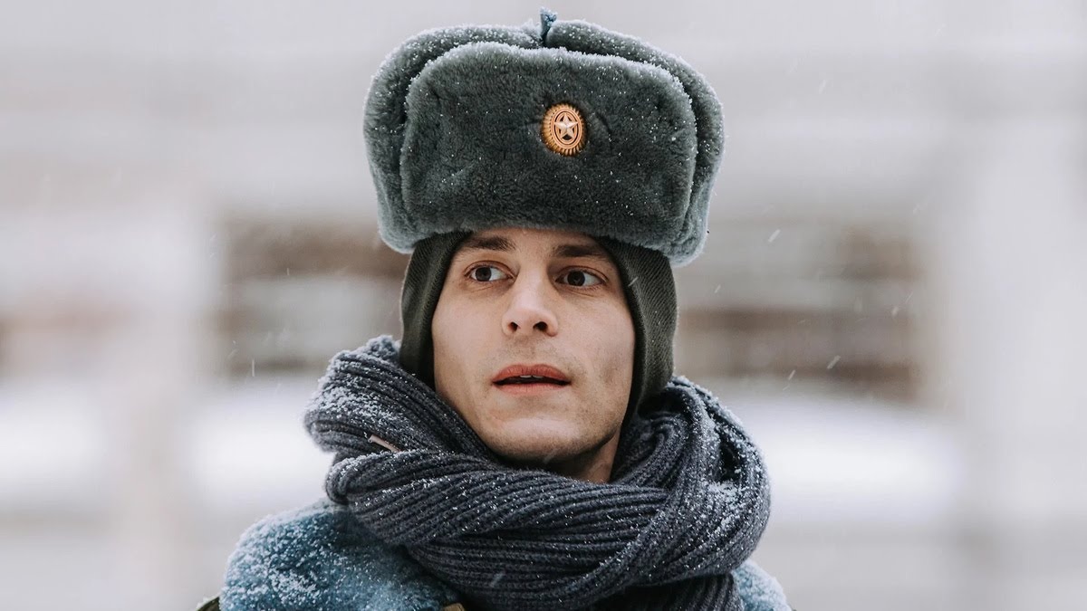 Кадр из сериала "Аутсорс"