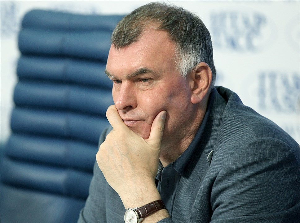 Режиссёр С.В. Мирошниченко; источник: https://rewizor.ru/news/v-volgograde-sostoyatsya-dni-neigrovogo-kino-s-uchastiem-rejissera-sergeya-miroshnichenko/