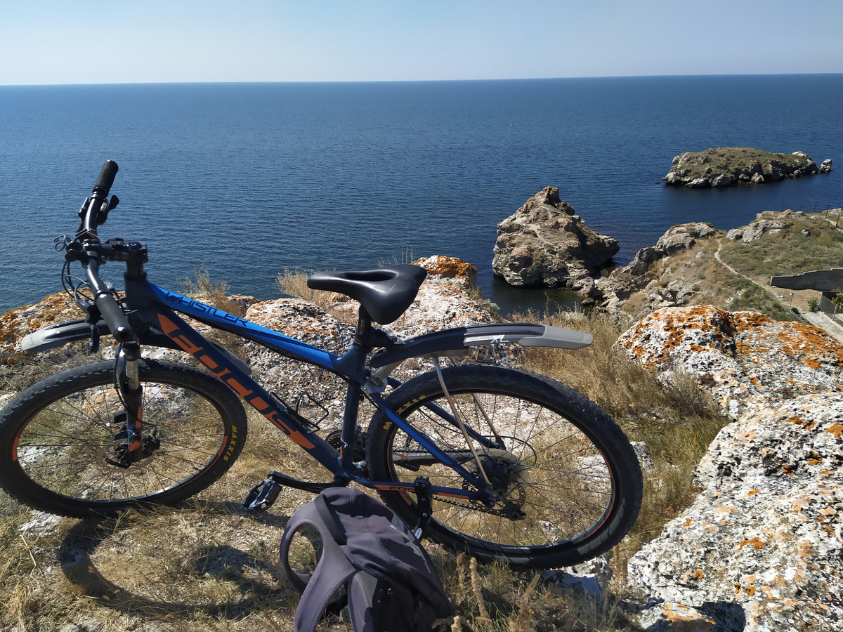 Подборка видов вблизи села Семеновка. Ленинского района Крым. Фото: Книга Приключений"