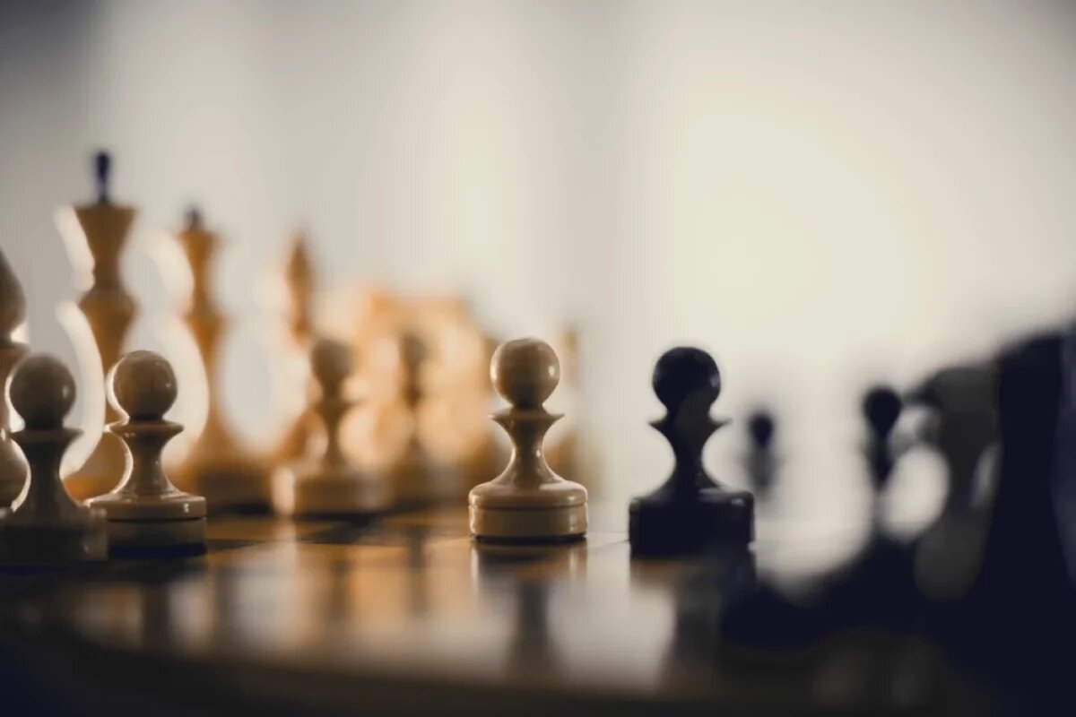    Убивал победителей.