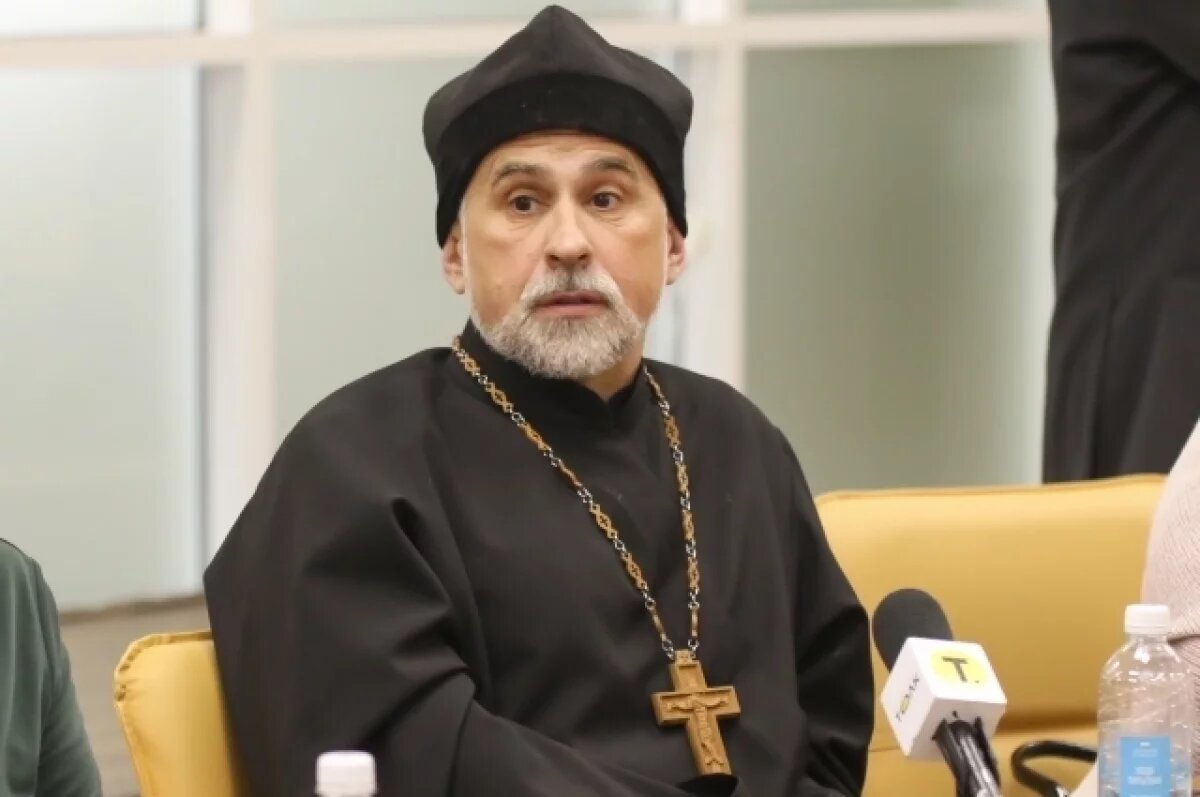    Священник Александр Микушин.