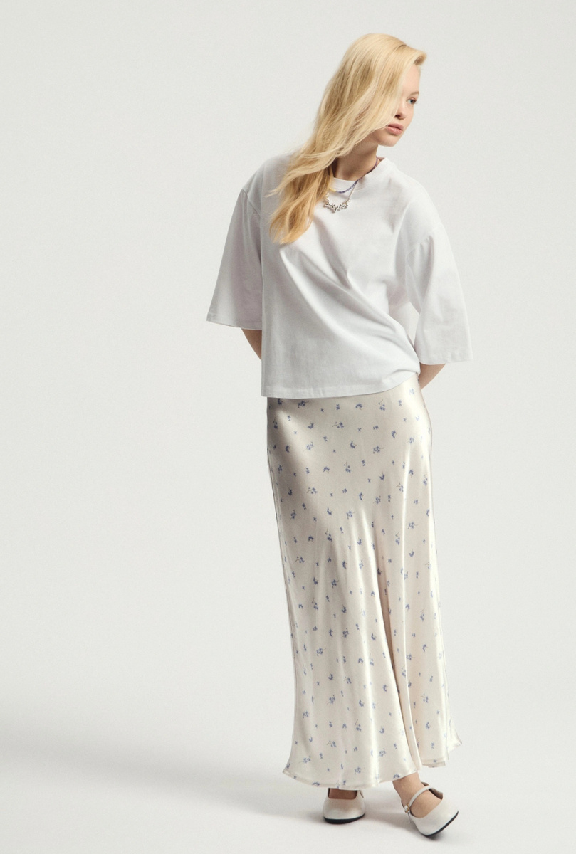 Белая юбка с цветами 