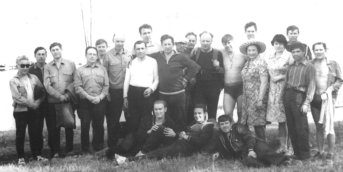 Участники учений на Читинском полигоне. Лежит справа Илья Блинов, активный поставщик многих анекдотов, 1979 г.