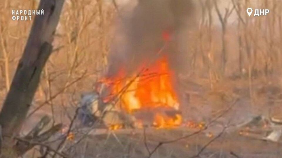    Автомобиль, подвергшийся атаке дрона ВСУ. Источник: Телеграм-канал "Народный Фронт Республика Алтай"