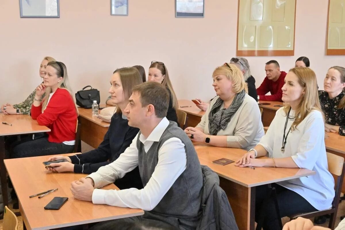    В Хабаровске родители одиннадцатиклассников сдали ЕГЭ