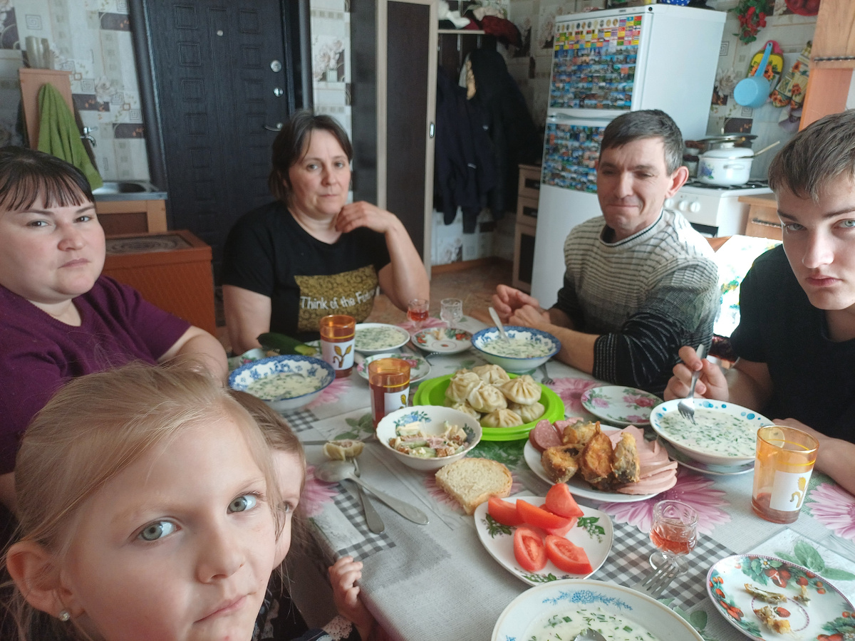 В гостях у старшей сестры. 