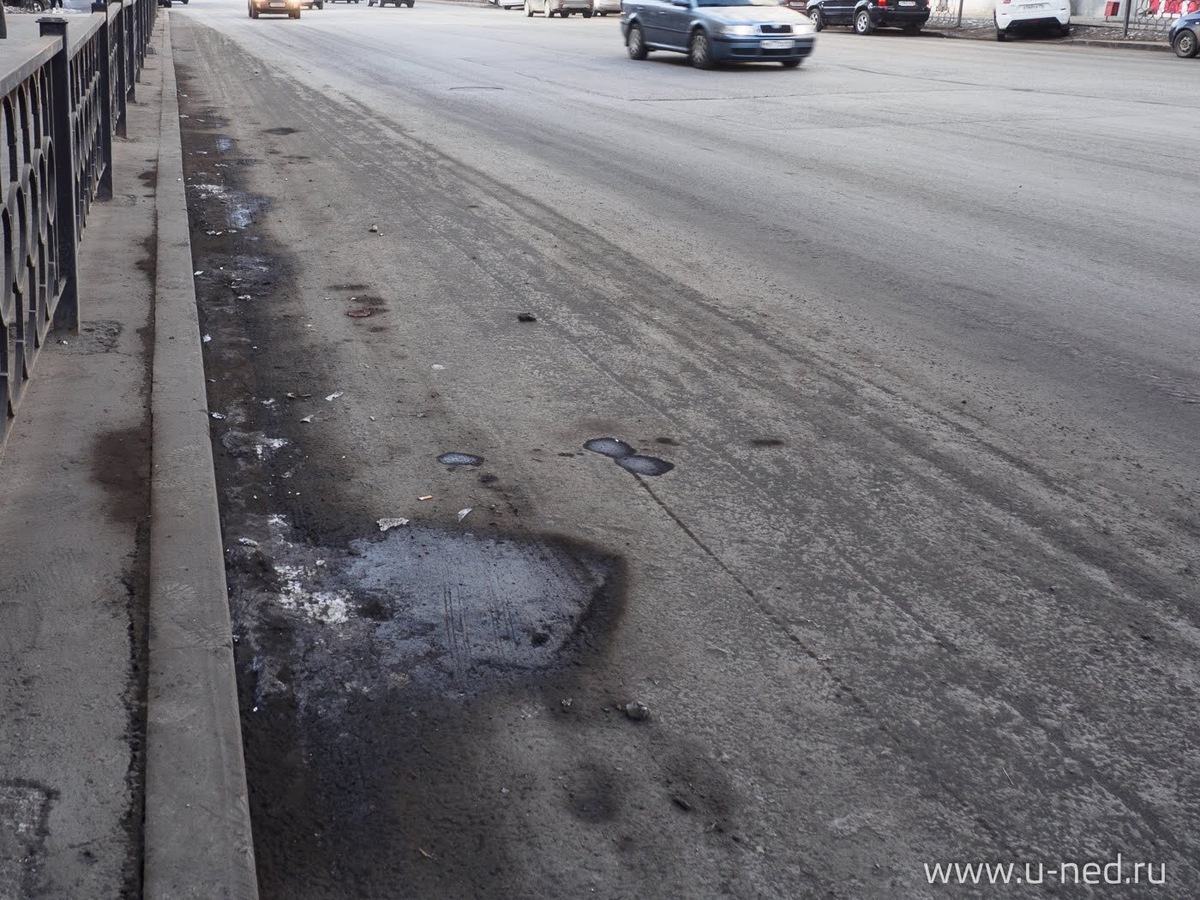 На общих планах дороги выглядят более-менее. Но при ближайшем рассмотрении полно опасных мест
