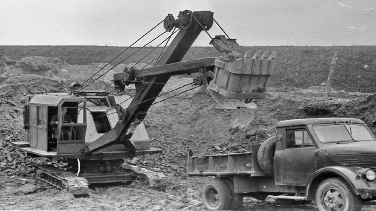 ЭО 302 Б экскаватор
