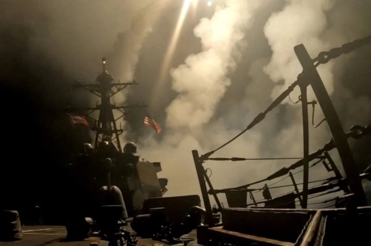    Хуситы ударили по военным кораблям США в Красном море и целям в Израиле
