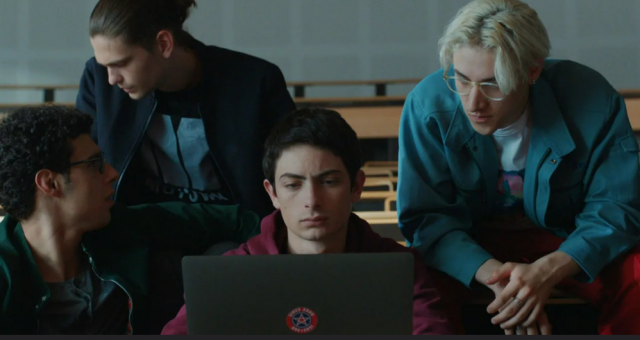    Кадр из сериала «Киберсталкер»