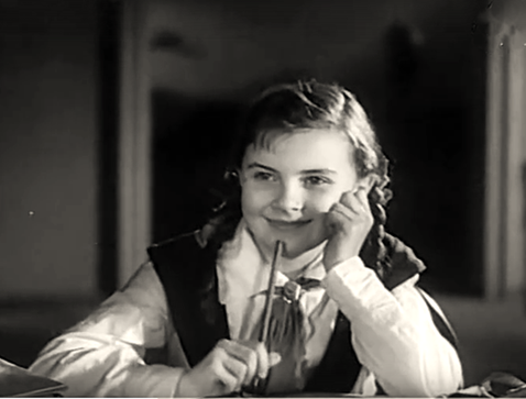 Кадры из фильма «Зоя» (1944 год; производство – СССР. Режиссёр – Лео (Лев) Оскарович Арнштам. Авторы сценария – Лео Арнштам и Борис Фёдорович Чирков)