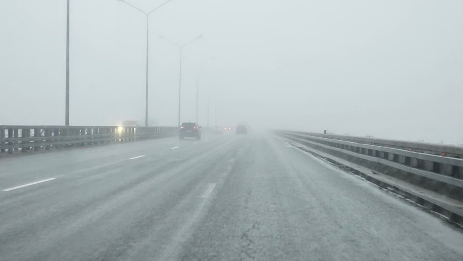    Обстановка на петербургской дамбе во время тумана. Автор фото: Пресс-служба ФКП "Дирекция комплекса защитных сооружений г. Санкт-Петербурга Министерства строительства и жилищно-коммунального хозяйства РФ"