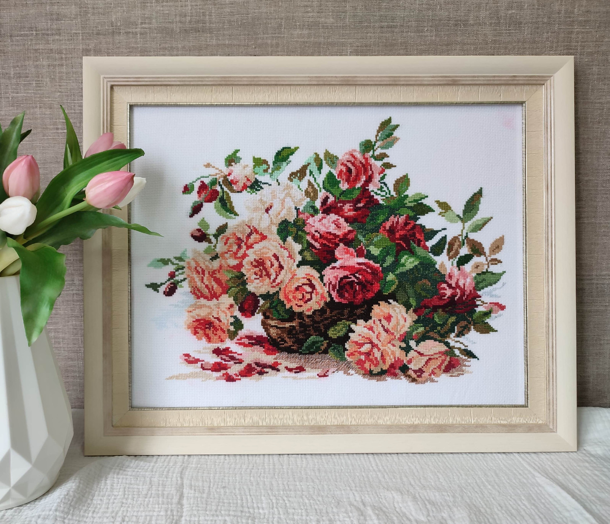 Оформление вышивки крестиком в раму с паспарту и стеклом анти-блик от багетной мастерской Галерея РА