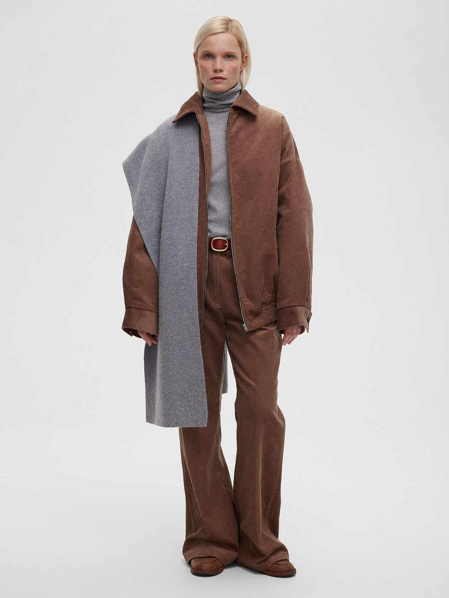 Состав: 70% хлопок, 30% тенсел. Цвет бежевый