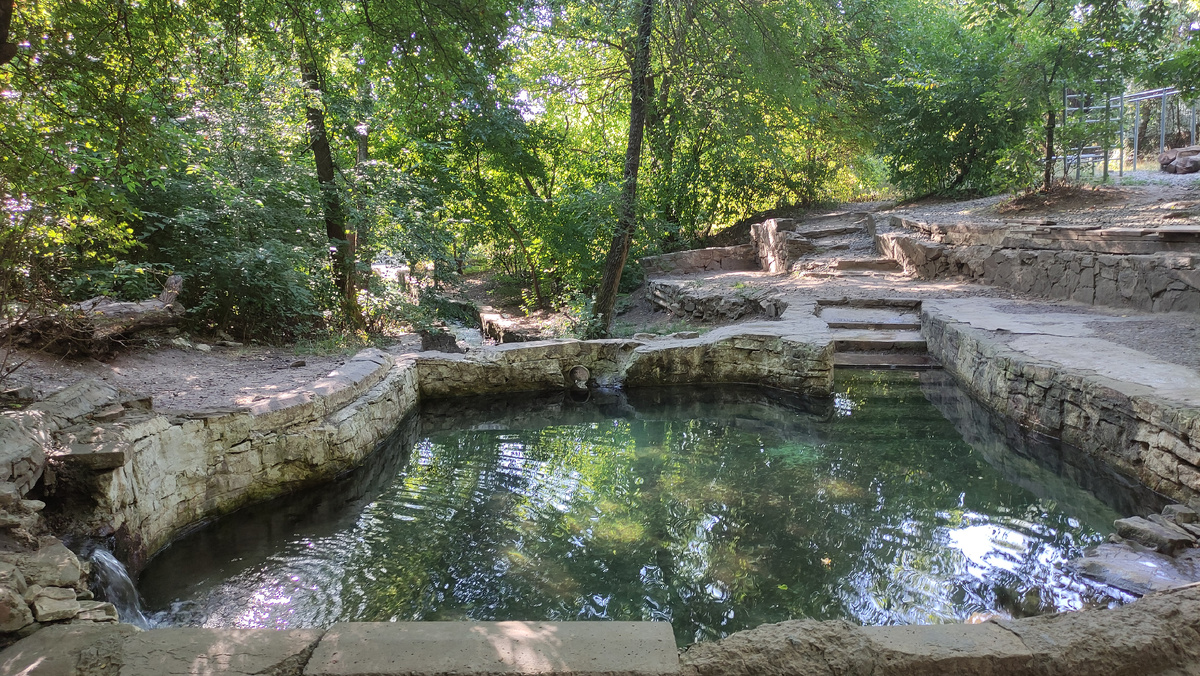 Тихое и спокойное место практически в центре городской суеты