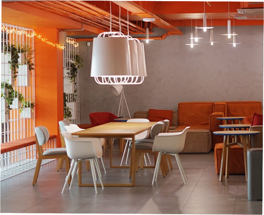 Просторные, светлые помещения с удобной мебелью – работать в таком офисе одно удовольствие