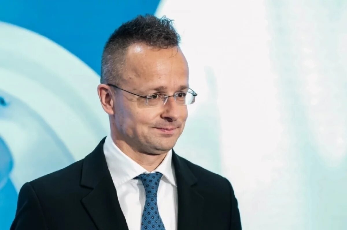    Сийярто заявил, что отправляется в Москву