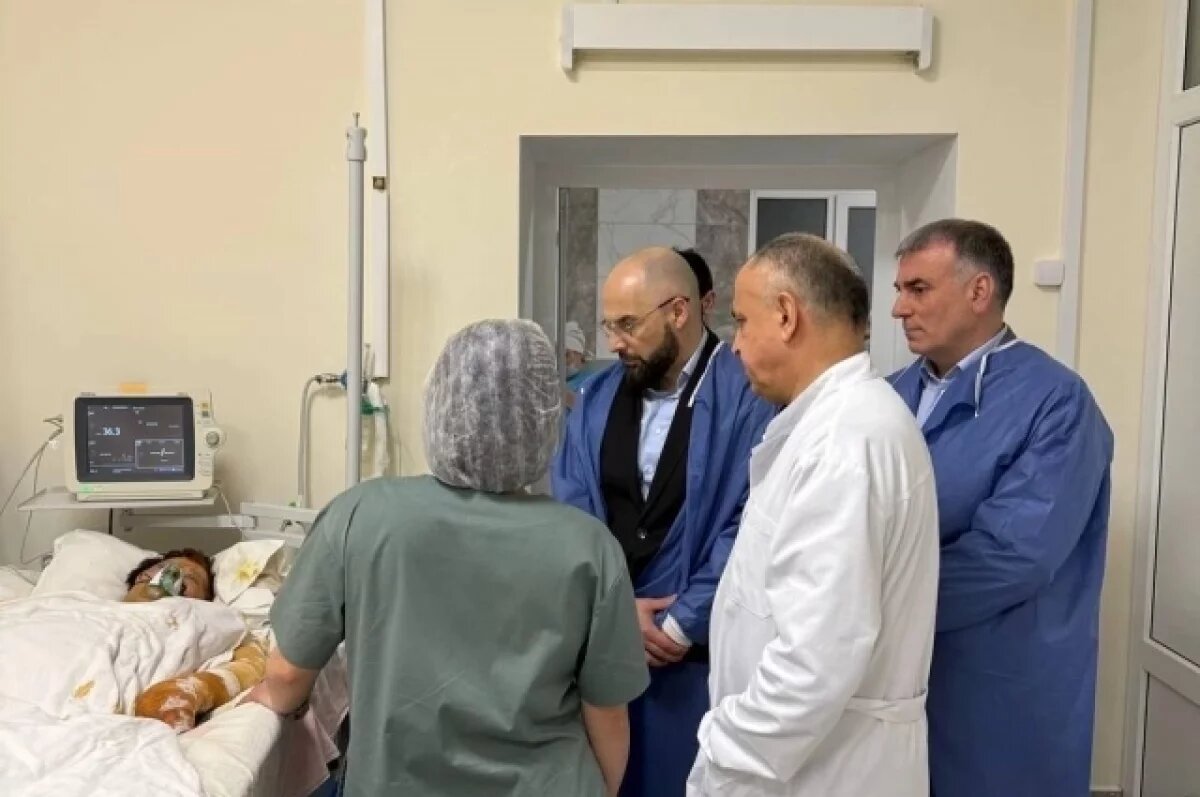    Замы министра здравоохранения РД навестили пострадавших после взрывов газа